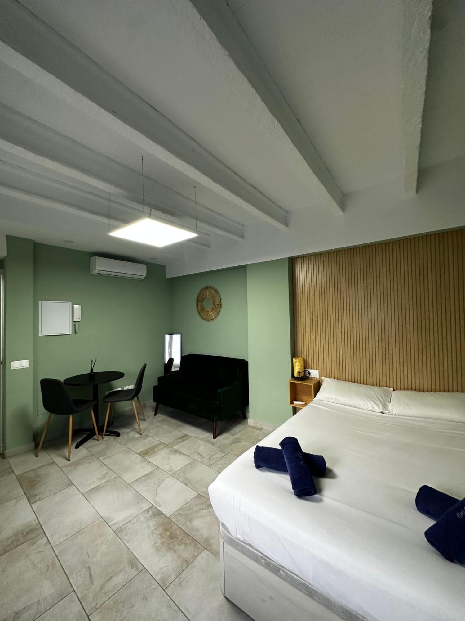 Lovely Studio Apartment With Terrace Málaga Exterior foto